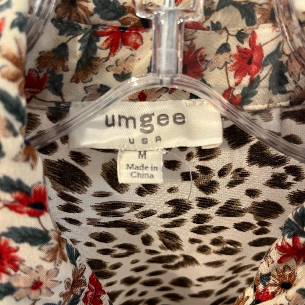 Umgee size M Medium top